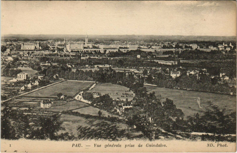 Carte postale ancienne Pau Vue Generale prise du Guindalos à Pau