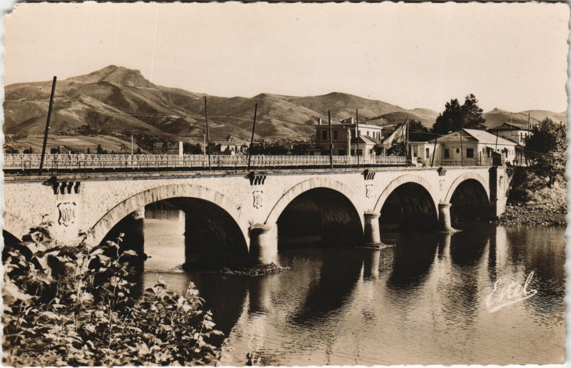 Carte postale ancienne Hendaye Le Pont à Hendaye