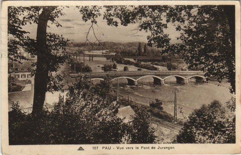 Carte postale ancienne Pau Vue vers le Pont de Jurancon à Pau