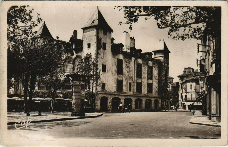 Carte postale ancienne Saint-Jean-de-Luz Maison Louis Xiv à Saint-Jean-de-Luz