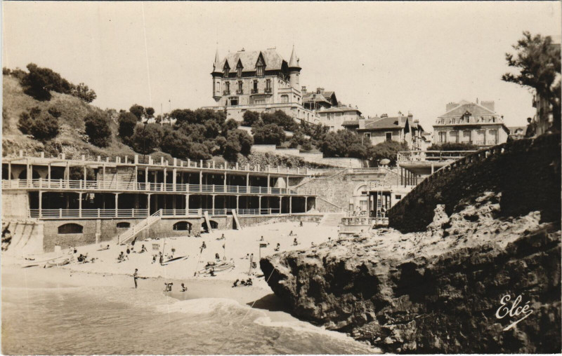 Carte postale ancienne Biarritz Les Bains du Port Vieux à Biarritz