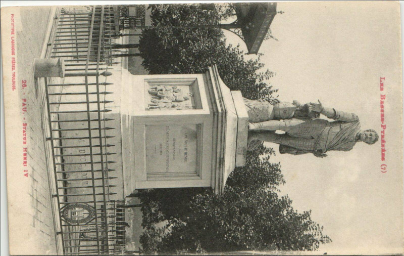 Carte postale ancienne Pau Statue Henri Iv à Pau
