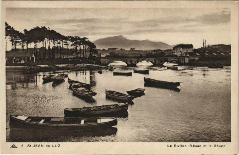 Carte postale ancienne Saint-Jean-de-Luz La Riviere l'Uxain et la Rhune à Saint-Jean-de-Luz