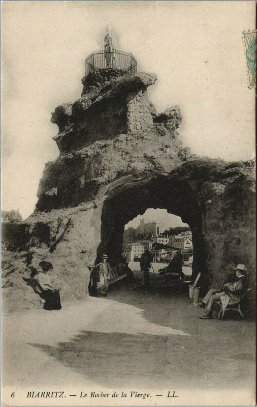 Carte postale ancienne Biarritz Le Rocher de la Vierge à Biarritz