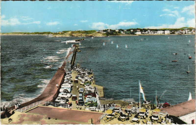 Carte postale ancienne Saint-Jean-de-Luz La Digue de la Baie de Saint-Jean-de-Luz a Socoa à Saint-Jean-de-Luz