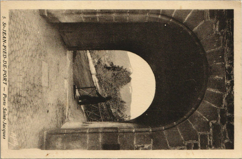 Carte postale ancienne Saint-Jean-Pied-de-Port Porte Saint-Jacques à Saint-Jean-Pied-de-Port