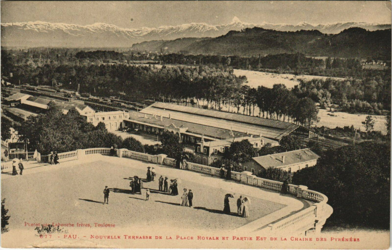 Carte postale ancienne Pau Nouvelle Terrasse de la Place Royale à Pau