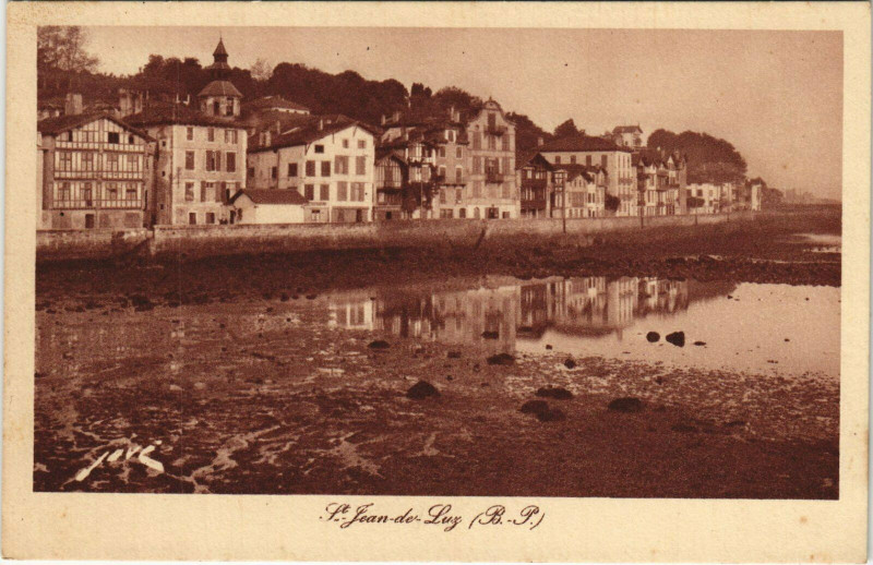 Carte postale ancienne Saint-Jean-de-Luz Ciboure - Les Quais à Ciboure