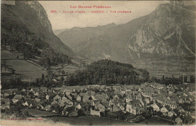 Carte postale ancienne Accous Vue Generale - Vallee d'Aspe à Accous