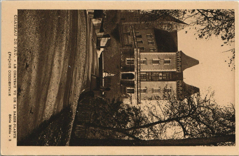 Carte postale ancienne Pau Chateau de Pau - Le Chateau vu de la Basse-Plante à Pau