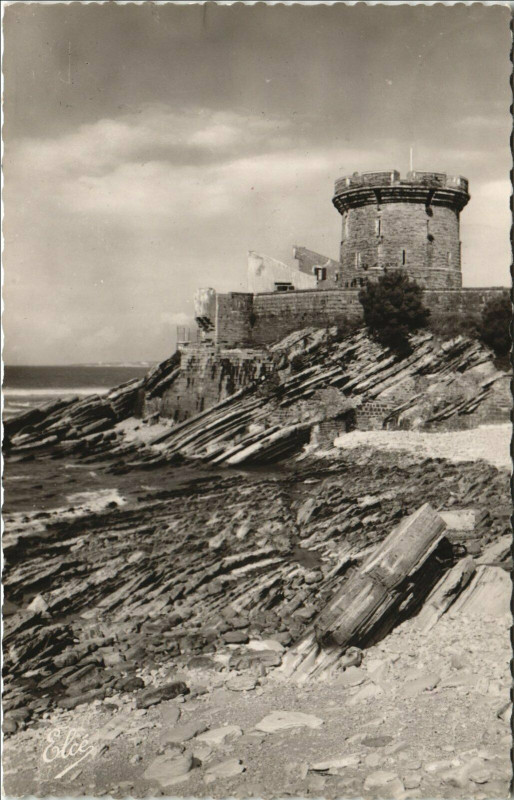 Carte postale ancienne Saint-Jean-de-Luz Le Fort du Socoa et ses Rochers à Saint-Jean-de-Luz