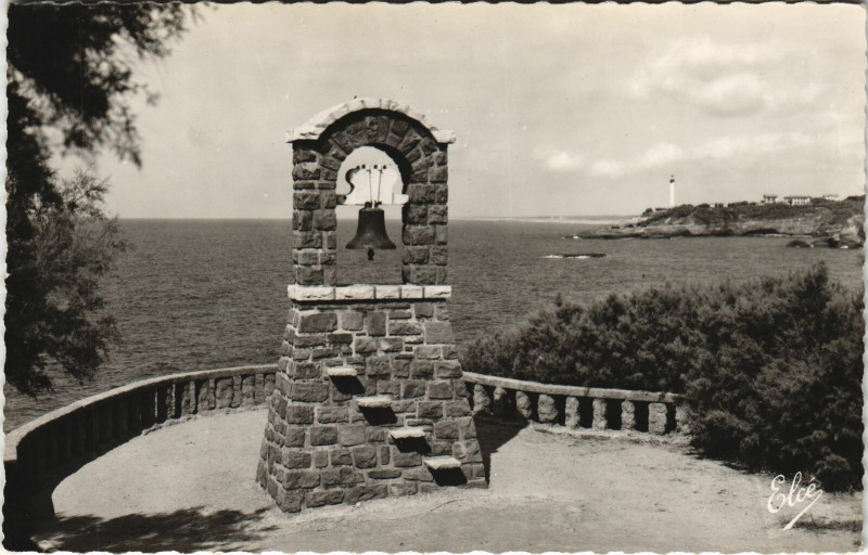 Carte postale ancienne Biarritz La Cloche d'Alarme à Biarritz