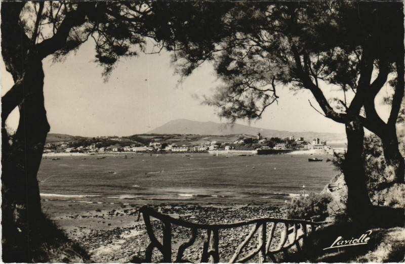 Carte postale ancienne Saint-Jean-de-Luz Socoa vu depuis Sainte-Barbe à Saint-Jean-de-Luz