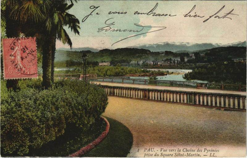 Carte postale ancienne Pau Vue vers la Chaine des Pyrenees prise du Square Saint-Martin à Pau