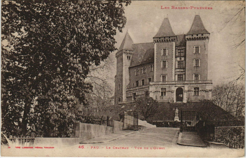 Carte postale ancienne Pau Le Chateau - Vue de l'Ouest à Pau