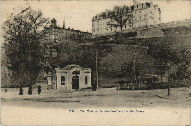 Carte postale ancienne Pau Le Funiculaire et le Boulevard à Pau