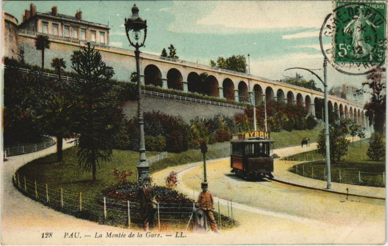 Carte postale ancienne Pau La Montee de la Gare - Tram à Mont