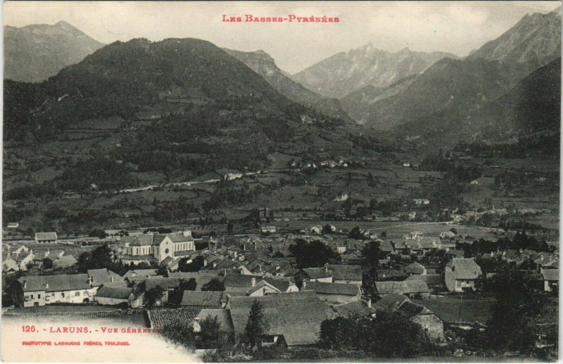 Carte postale ancienne Laruns Vue Generale à Laruns