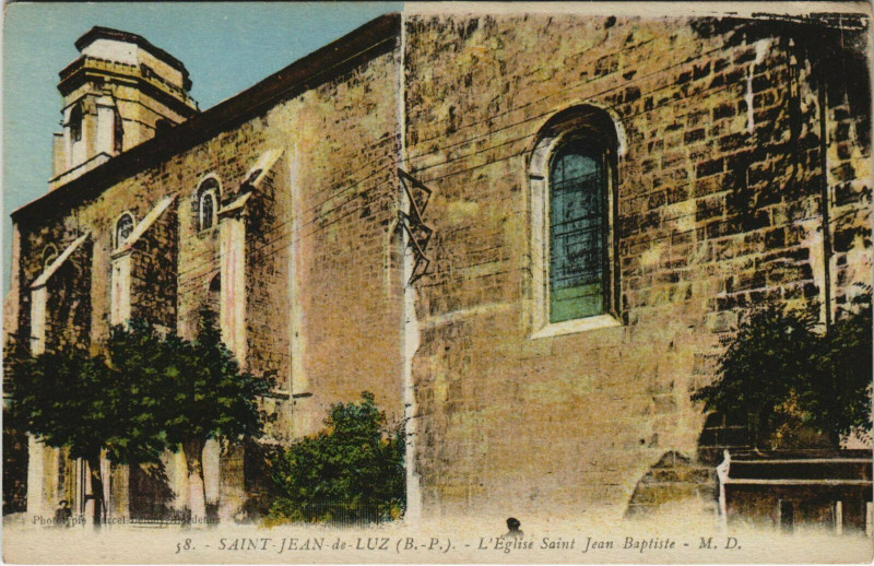 Carte postale ancienne Saint-Jean-de-Luz L'Eglise Saint-Jean-Baptiste à Saint-Jean-de-Luz