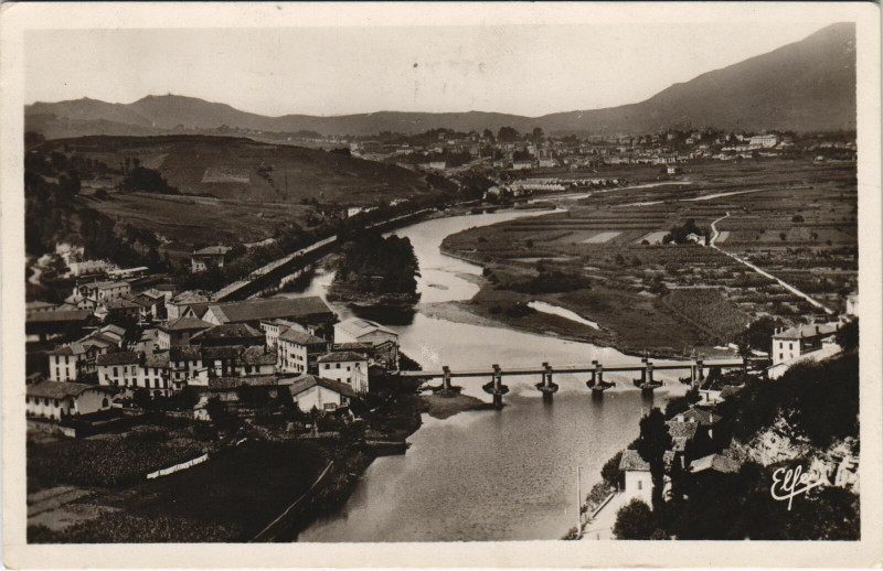 Carte postale ancienne Behobie Pont International sur la Bidassoa - Au Fond Irun