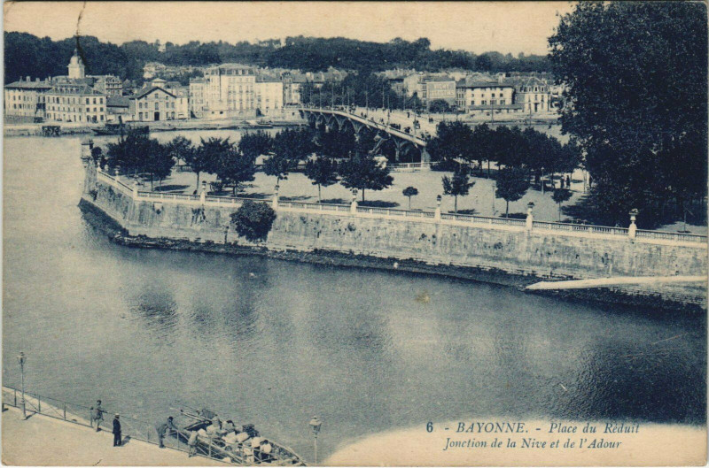Carte postale ancienne Bayonne Place du Reduit - Jonction de la Nive et de l'Adour à Bayonne