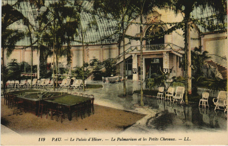 Carte postale ancienne Pau Le Palais d'Hiver - Le Palmarium et les Petits Chevaux à Pau