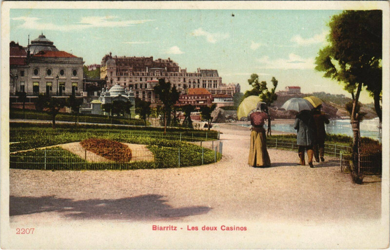 Carte postale ancienne Biarritz Les Deux Casinos à Biarritz