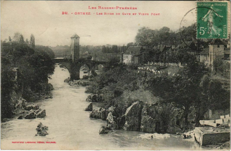 Carte postale ancienne Orthez Les Rives du Gave et Vieux Pont France à Orthez
