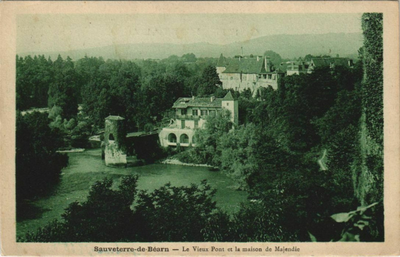 Carte postale ancienne Sauveterre de Bearn Le Vieux Pont et la maison France