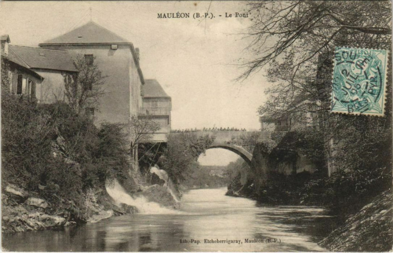 Carte postale ancienne Mauleon Le Pont France
