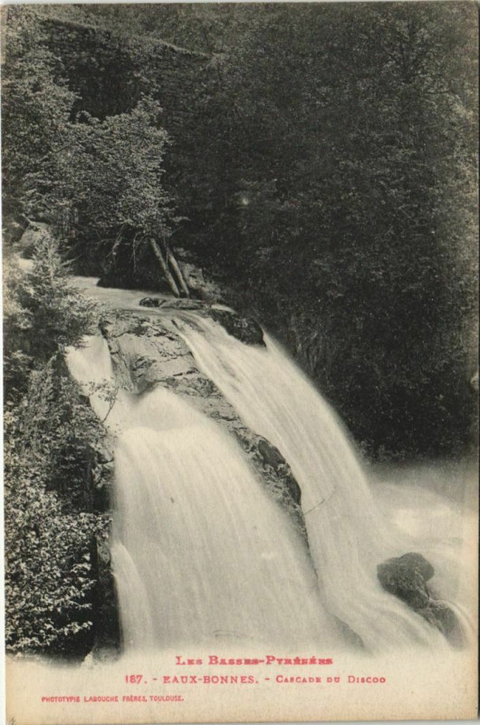 Carte postale ancienne Eaux-Bonnes Cascade du Discoo France à Eaux-Bonnes