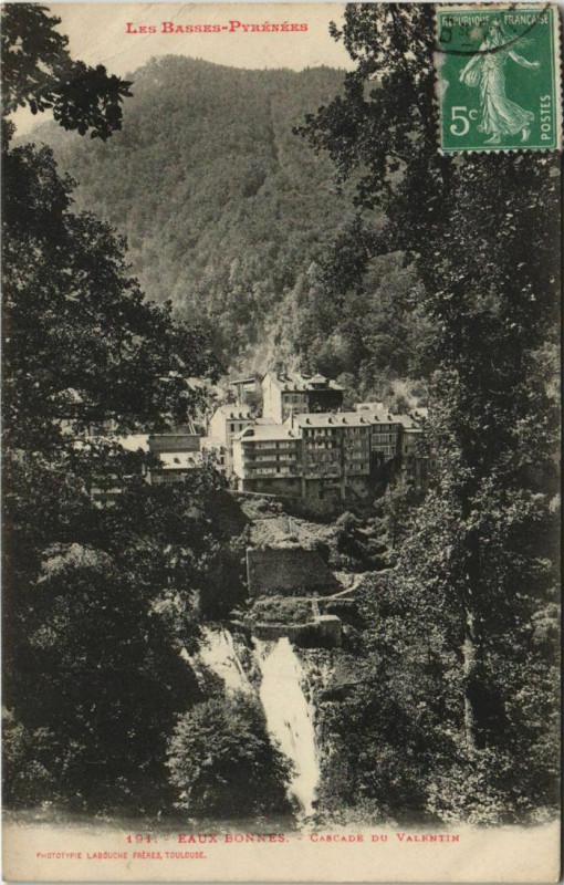 Carte postale ancienne Eaux-Bonnes Cascade du Valentin France à Eaux-Bonnes