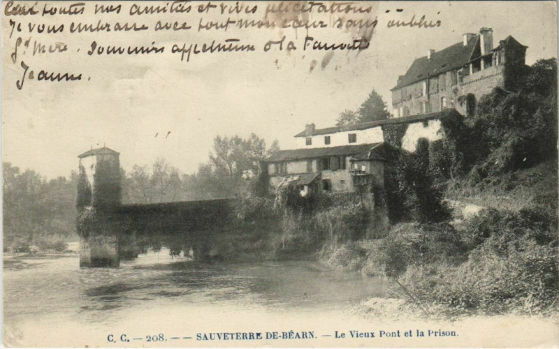 Carte postale ancienne Sauveterre de Bearn Le Vieux Pont et la Prison France