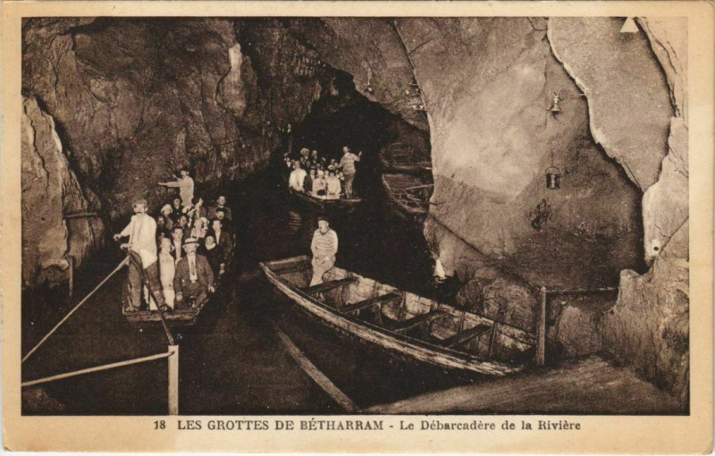 Carte postale ancienne Betharram Le Debarcadere de la Riviere France