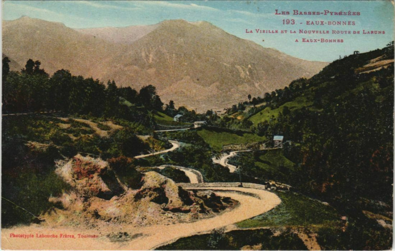Carte postale ancienne Eaux-Bonnes La vieille et la Nouvelle Route France à Eaux-Bonnes