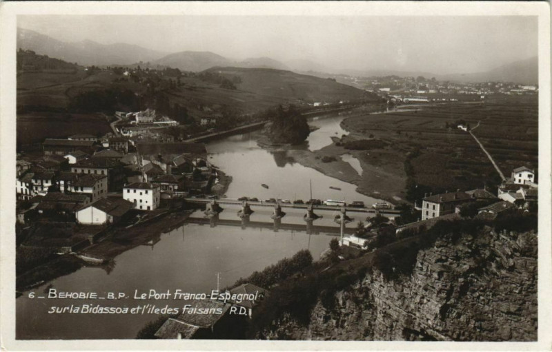 Carte postale ancienne Behobie Le Pont Franco-Espagnol France