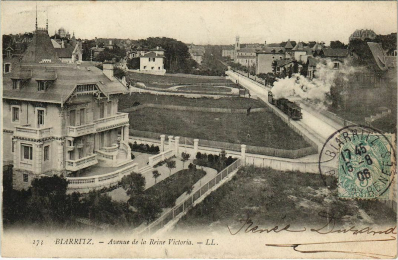 Carte postale ancienne Biarritz Avenue de la Reine Victoria France à Biarritz