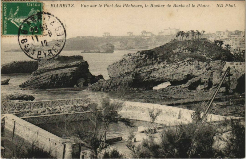 Carte postale ancienne Biarritz Vue sur le Port des Pecheurs France à Biarritz