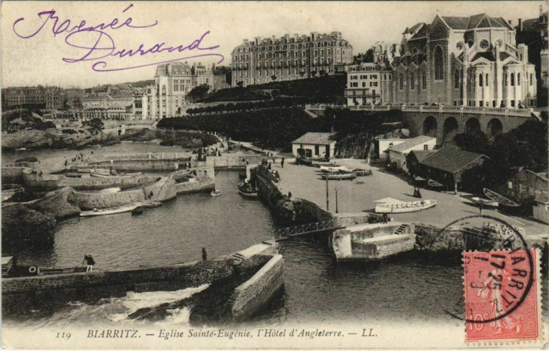 Carte postale ancienne Biarritz Eglise Sainte-Eugenie, Hotel Angleterre France à Anglet