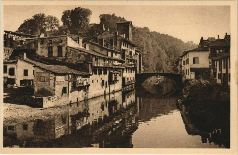 Carte postale ancienne St.Jean Pied de Port Vieilles Maisons France