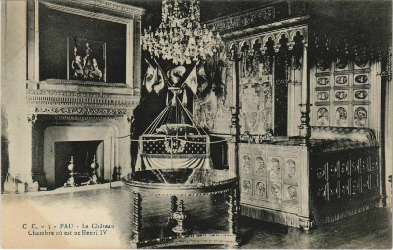 Carte postale ancienne Pau Le Chateau Chambre France à Pau