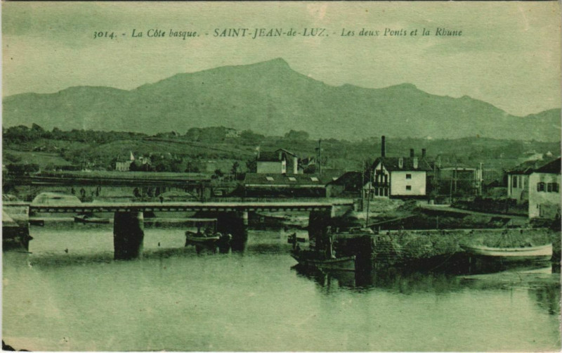 Carte postale ancienne St.Jean de Luz Les deux Ponts et la Rhune France
