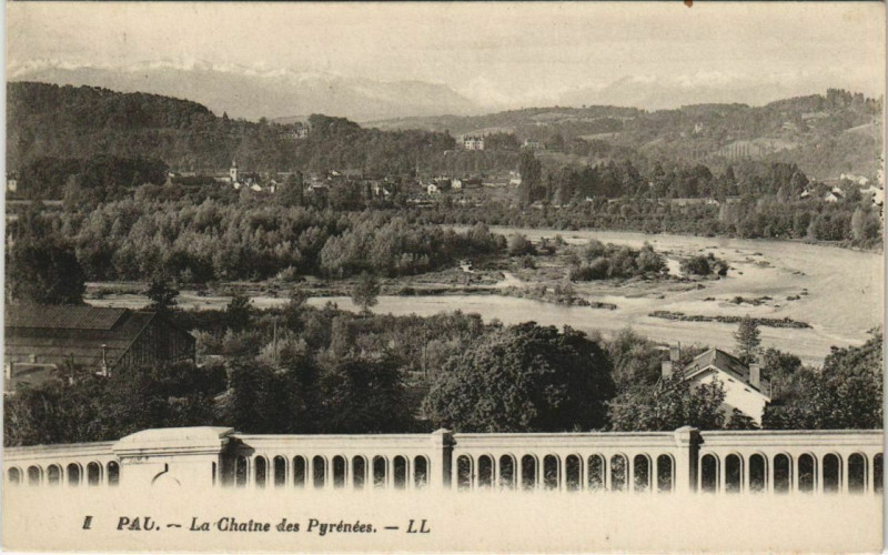 Carte postale ancienne Pau La Chaine des Pyrenees France à Pau