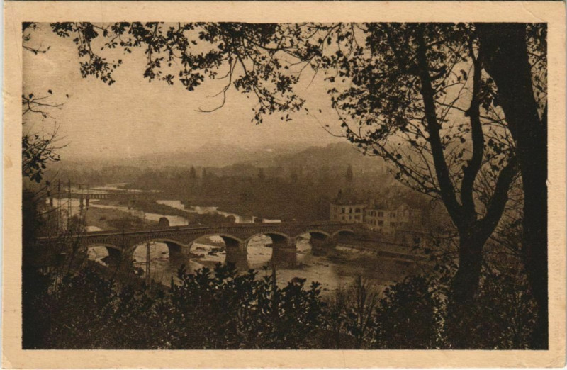 Carte postale ancienne Pau La Vallee du Gare France à Pau