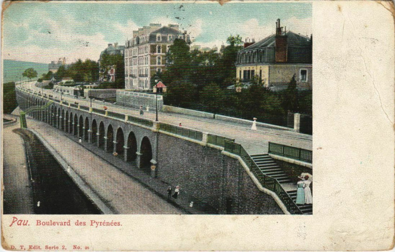 Carte postale ancienne Pau Boulevard des Pyrenees France à Pau