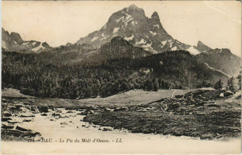 Carte postale ancienne Pau Le Pic du Midi d'Ossau France à Pau
