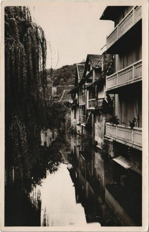 Carte postale ancienne Salies de Bearn Le Saleys vu du Pont de la Lune France