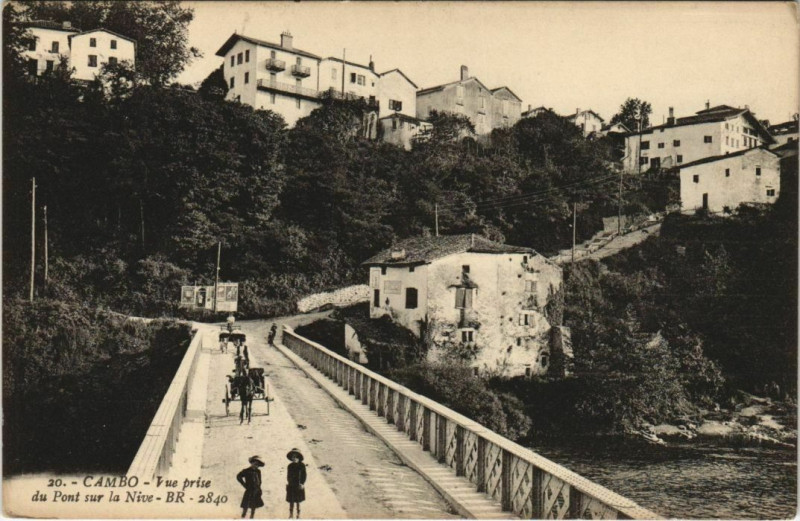 Carte postale ancienne Cambo les Bains Vue prise du Pont s la Nive France à Cambo-les-Bains