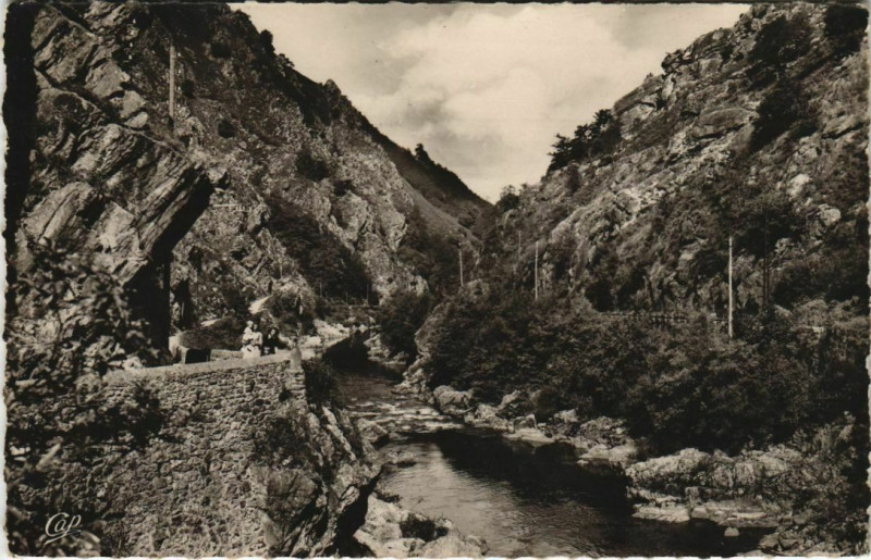 Carte postale ancienne Cambo les Bains Vallee de la Nive au Pas-de-Roland France à Cambo-les-Bains
