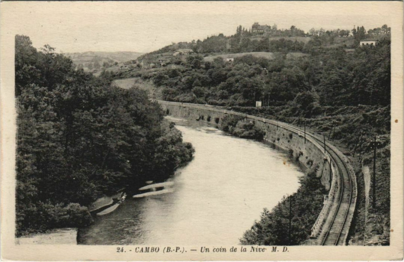Carte postale ancienne Cambo les Bains Un Coin de la Nive France à Cambo-les-Bains